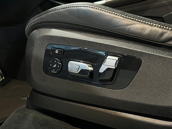 BMW X7 13 of 30