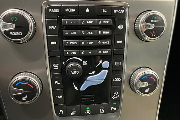Volvo V60 Cross Country 21 of 27