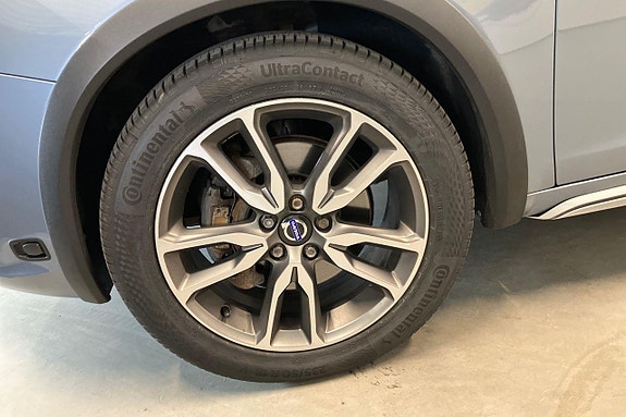 Volvo V60 Cross Country 25 of 27