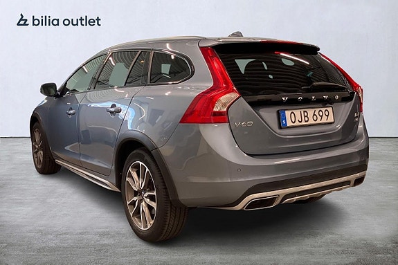 Volvo V60 Cross Country 3 of 27