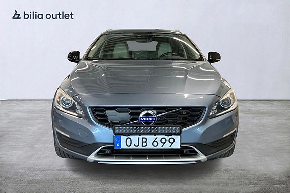 Volvo V60 Cross Country 8 of 27