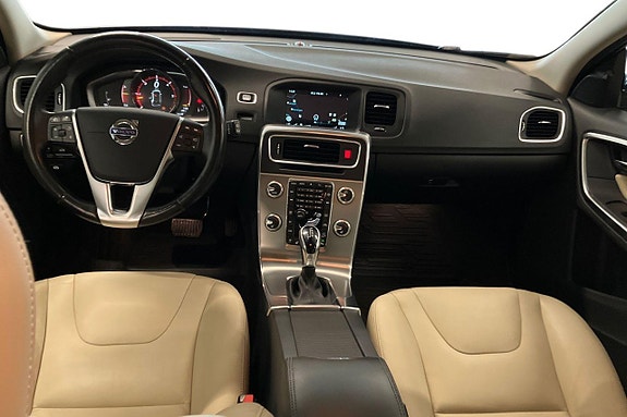 Volvo V60 Cross Country 13 of 27