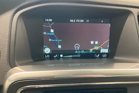 Volvo V60 Cross Country 18 of 27