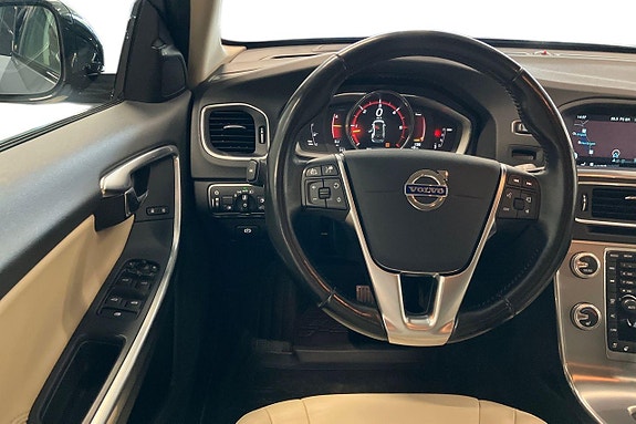 Volvo V60 Cross Country 14 of 27