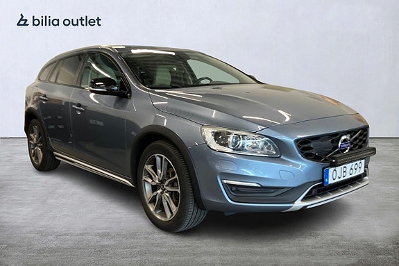 Volvo V60 Cross Country 2 of 27