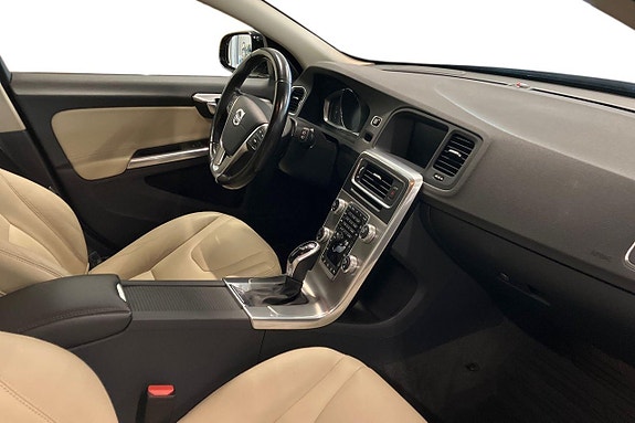 Volvo V60 Cross Country 9 of 27