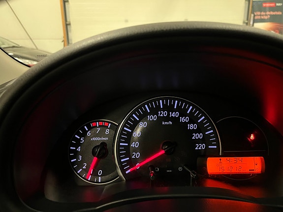 Nissan Micra 16 of 16
