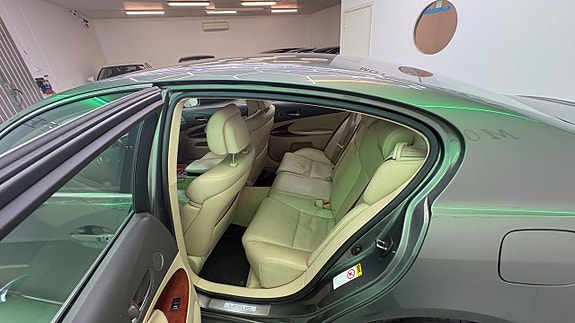 Lexus GS300 16 of 23