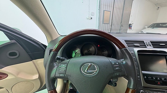 Lexus GS300 17 of 23