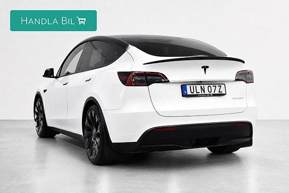 Tesla Model Y 7 of 24