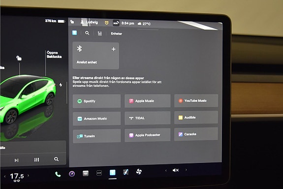 Tesla Model Y 21 of 24