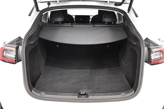 Tesla Model Y 24 of 24