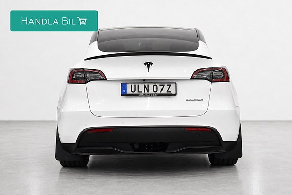 Tesla Model Y 6 of 24