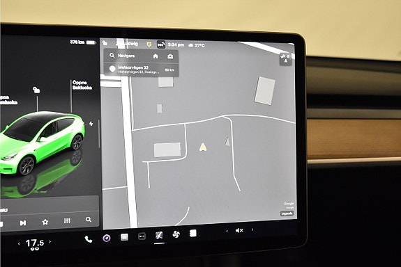 Tesla Model Y 20 of 24