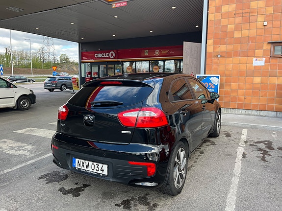 Kia Rio 4 of 5