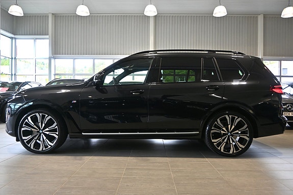 BMW X7 2 of 30