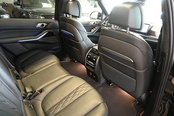 BMW X7 13 of 30