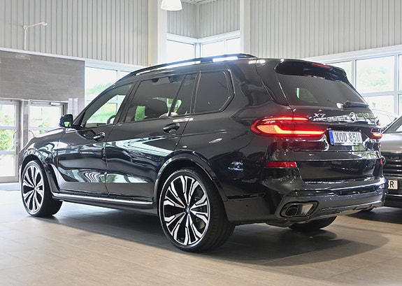 BMW X7 3 of 30