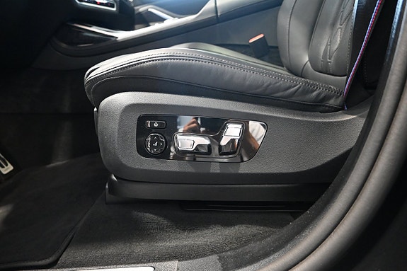 BMW X7 21 of 30