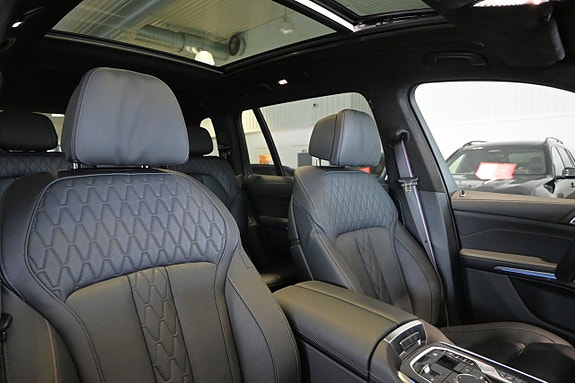 BMW X7 11 of 30