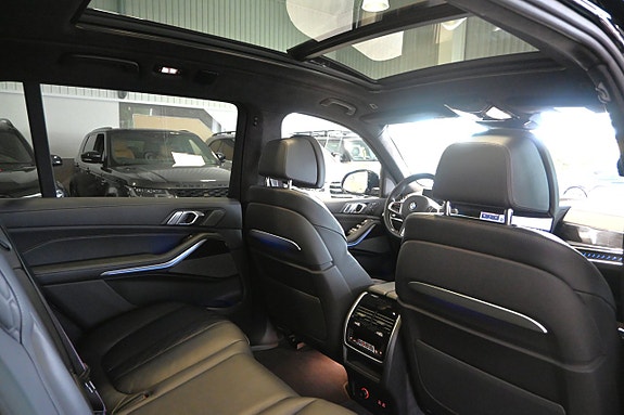 BMW X7 12 of 30