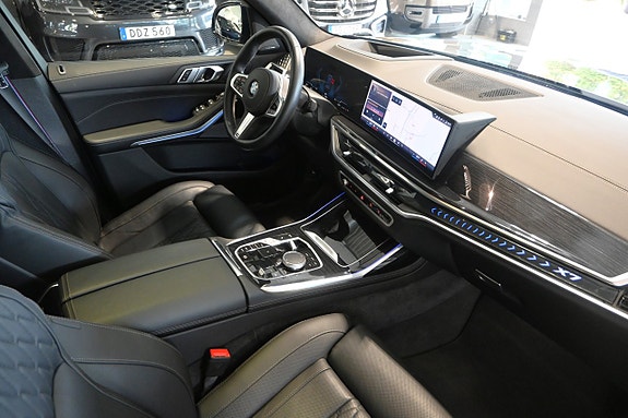BMW X7 10 of 30