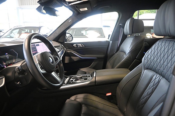 BMW X7 8 of 30