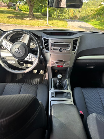 Subaru Legacy 4 of 6