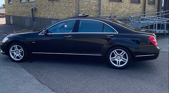 Mercedes-Benz S400 3 of 20