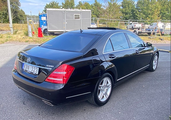 Mercedes-Benz S400 2 of 20