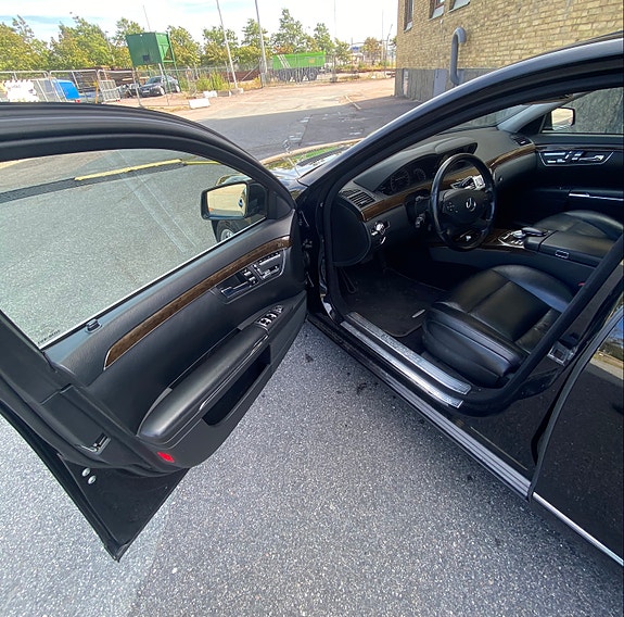 Mercedes-Benz S400 7 of 20