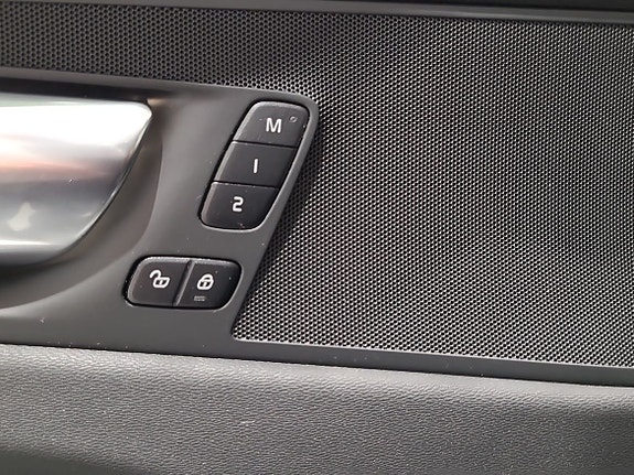 Volvo XC60 18 of 19