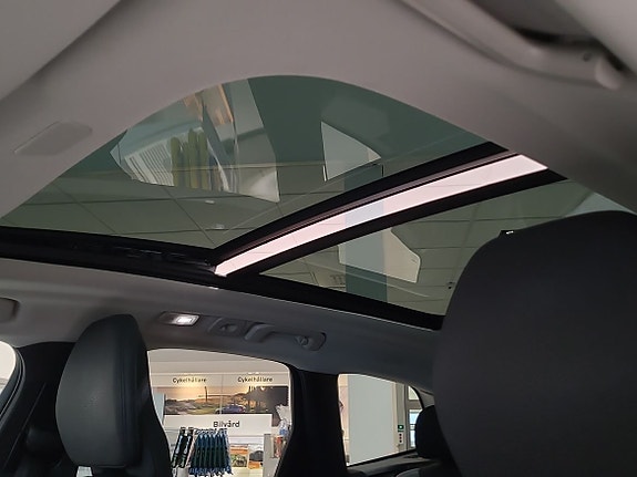 Volvo XC60 15 of 19