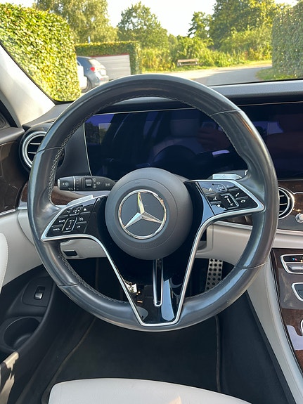 Mercedes-Benz E220 d 11 of 11