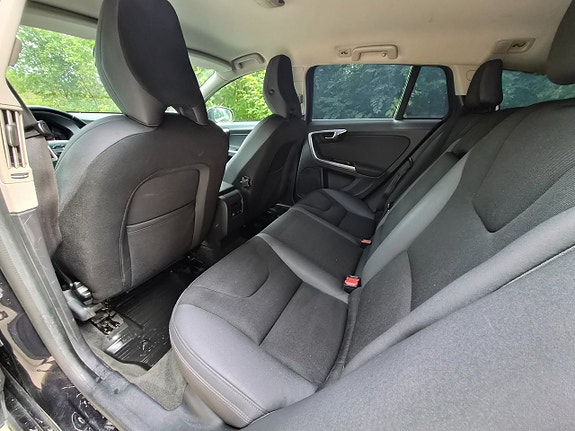 Volvo V60 8 of 19