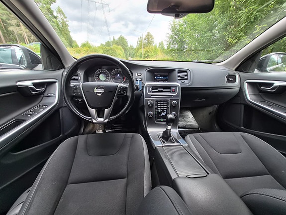 Volvo V60 7 of 19