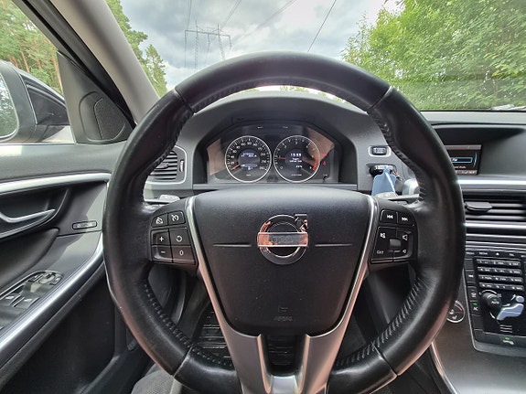 Volvo V60 11 of 19