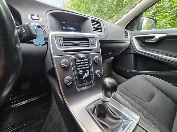 Volvo V60 14 of 19