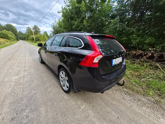 Volvo V60 4 of 19