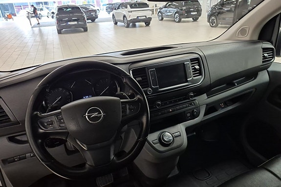 Opel Vivaro 8 of 9