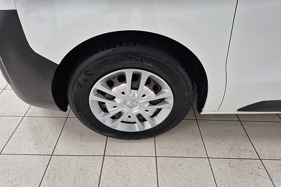 Opel Vivaro 9 of 9
