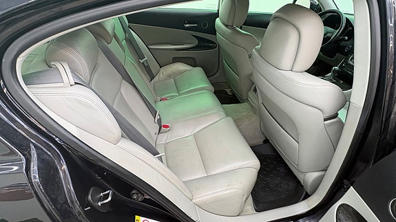 Lexus GS450h 25 of 25