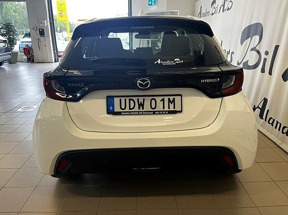 Mazda 2 4 of 11
