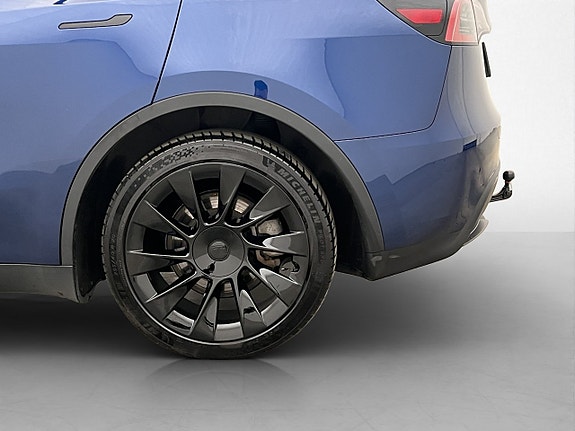 Tesla Model Y 30 of 30