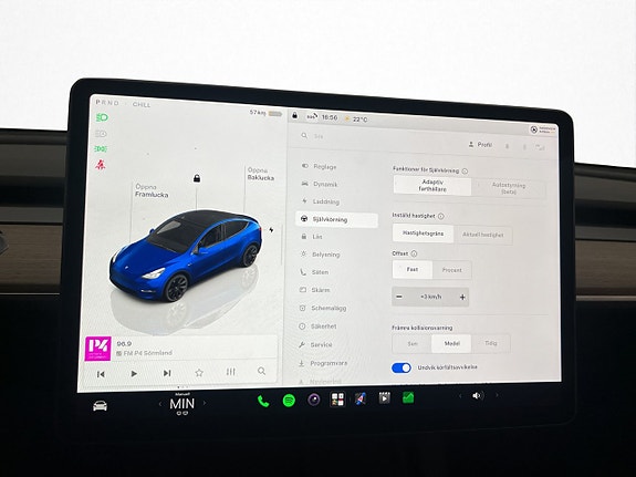 Tesla Model Y 21 of 30