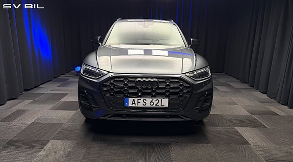 Audi Q5 2 of 30