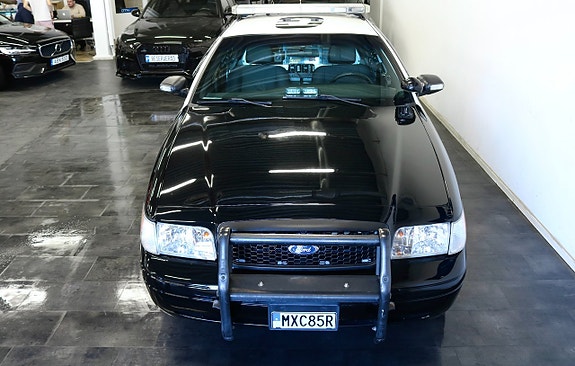Ford Crown Victoria 6 of 26