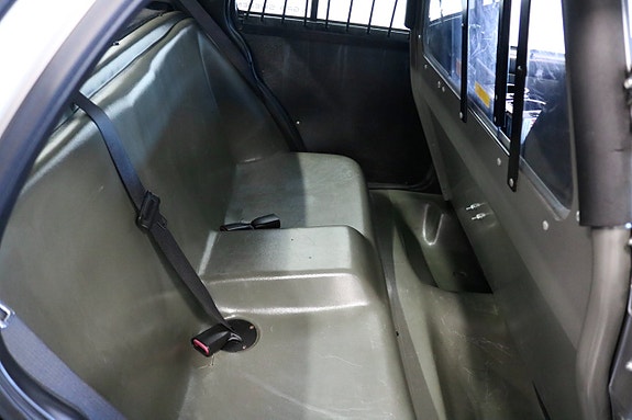 Ford Crown Victoria 13 of 26