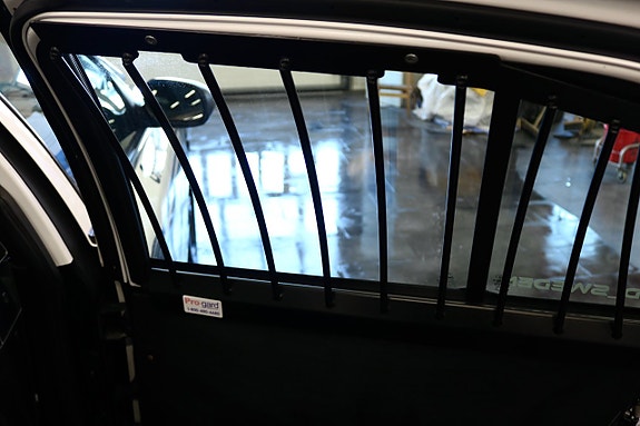 Ford Crown Victoria 16 of 26