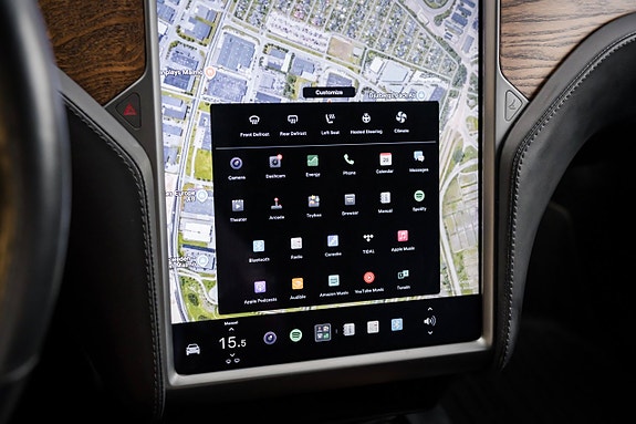 Tesla Model X 15 of 23